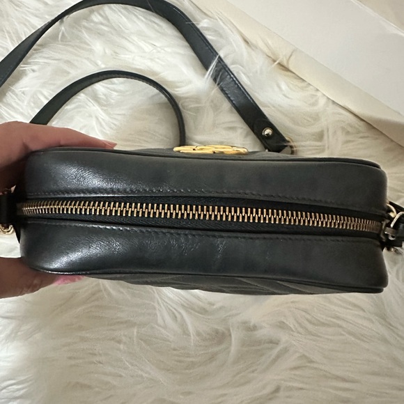 Black GG Gucci marmont mini camera bag - Picture 3 of 11